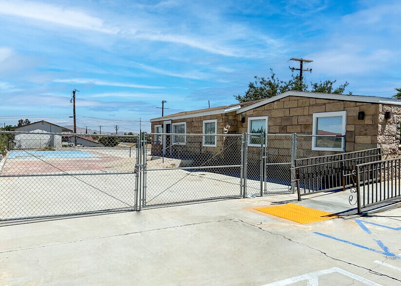 More Photos Of 16088 Outer Bear Valley Rd, Victorville Office For Lease
