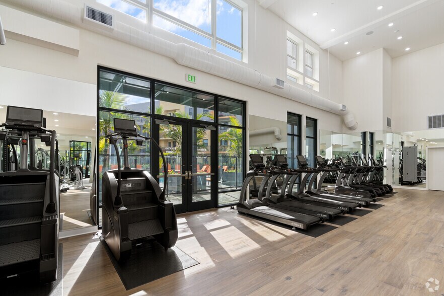 More Photos Of 6838-6874 Northbank Dr, Ventura Apartments For Lease