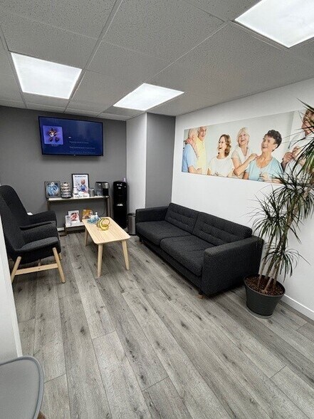 More Photos Of 18740 Ventura Blvd, Tarzana Medical For Lease