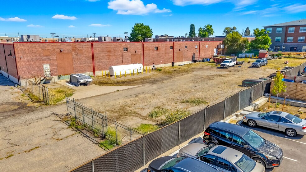 More Photos Of 3880 Holly St, Denver Warehouse For Sale