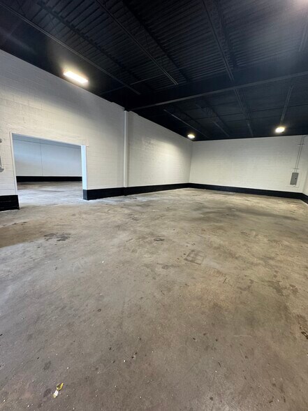 More Photos Of 238 Route 109, Farmingdale Warehouse For Lease