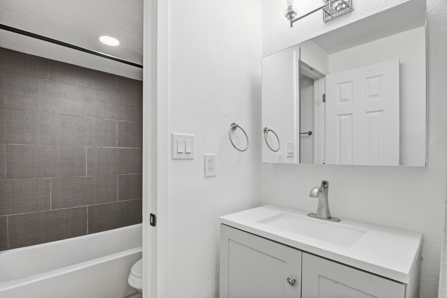 More Photos Of 16432 E 13th Pl, Aurora Specialty For Sale