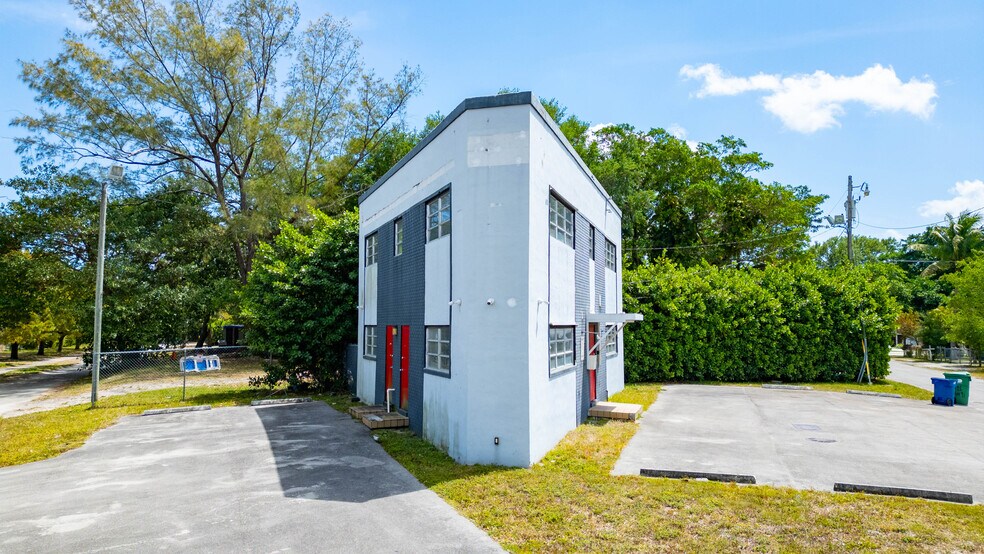 Primary Photo Of 595 NW 91st St, Miami Office Residential For Sale