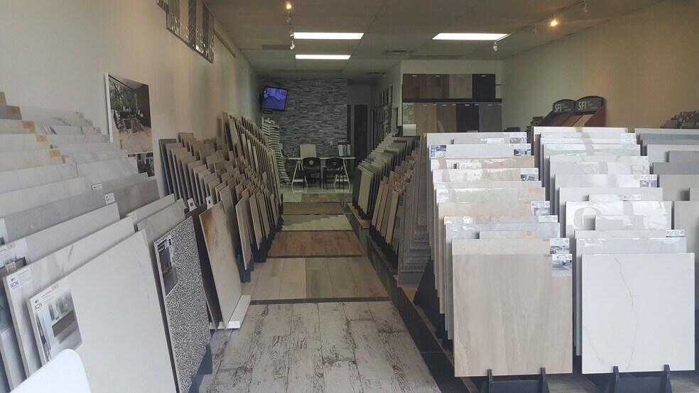 More Photos Of 7965 N Wickham Rd, Melbourne Unknown For Lease