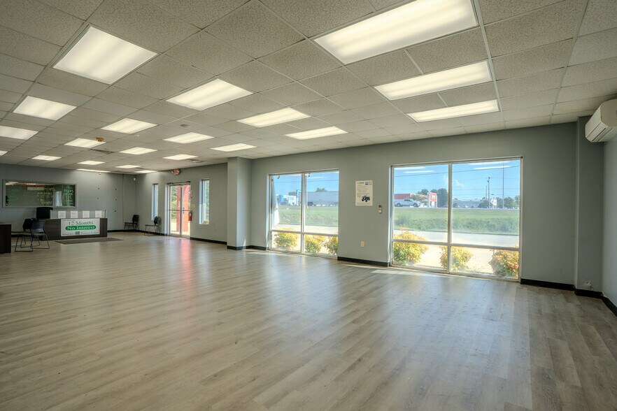 More Photos Of 804 Beltline Rd SW, Decatur Freestanding For Lease