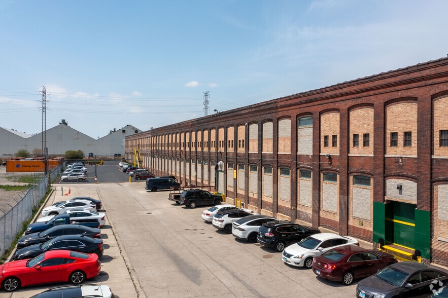 More Photos Of 2403-2443 W 16th St, Chicago Research And Development For Lease