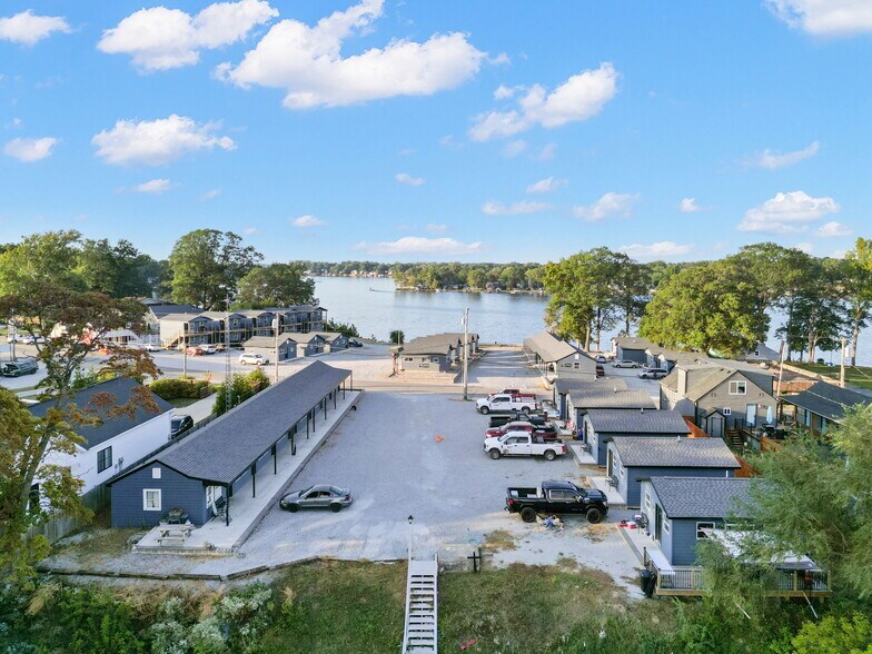 More Photos Of 4983 E Indiana Beach Rd, Monticello Hotel For Sale