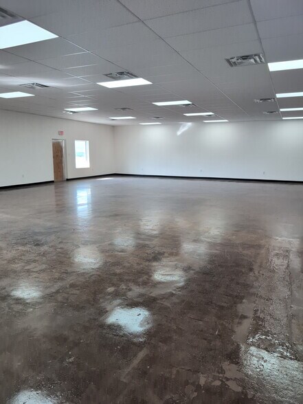 More Photos Of 7350 Tezel Rd, San Antonio Unknown For Lease