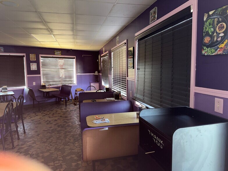 More Photos Of 16 Ila Rd, Commerce Restaurant For Lease