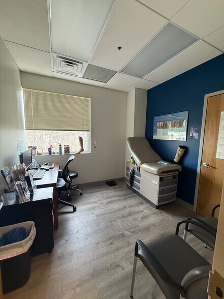 More Photos Of 456 Chestnut St, Lakewood Office For Lease