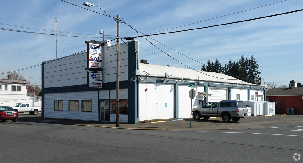 Primary Photo Of 217 Main St SE, Albany Freestanding For Lease