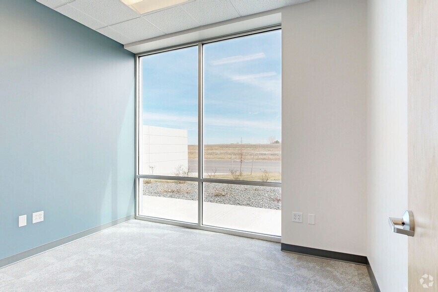 More Photos Of 11011 E 104th Ave, Henderson Distribution For Lease