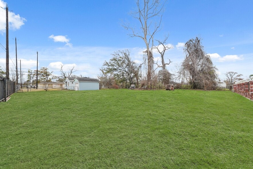 More Photos Of 7502 Ley Rd, Houston Land For Sale