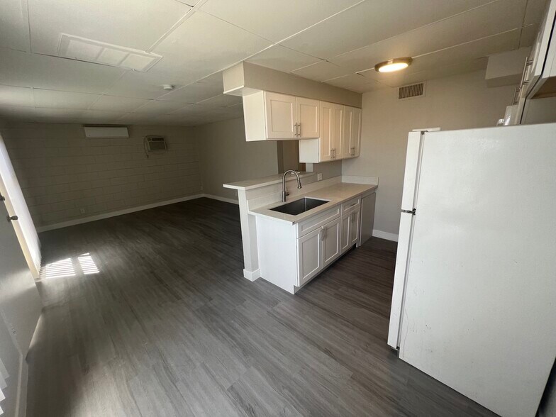More Photos Of 239 W Cleveland Ave, Las Vegas Apartments For Sale