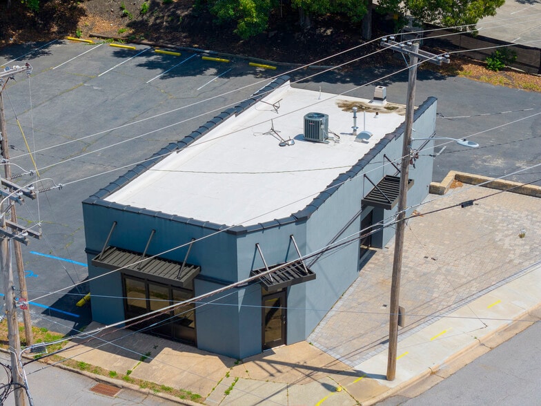 Primary Photo Of 131 Oak St, High Point Freestanding For Lease
