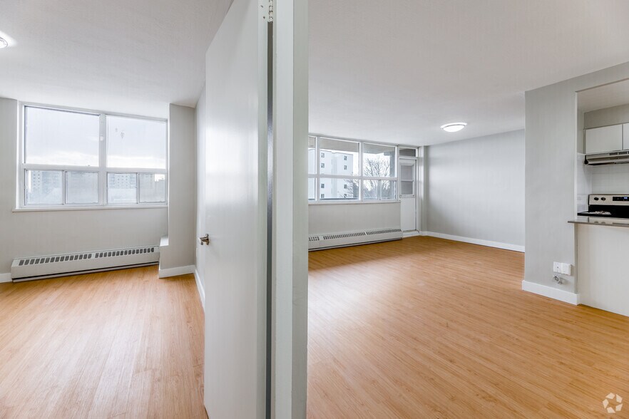 More Photos Of 25 Rambler Dr, Brampton Apartments For Sale