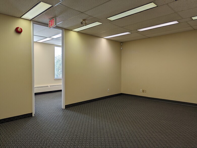 More Photos Of 1150 Morrison Dr, Ottawa Office For Lease