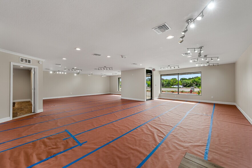 More Photos Of 984 Rockledge Blvd, Rockledge General Retail For Sale