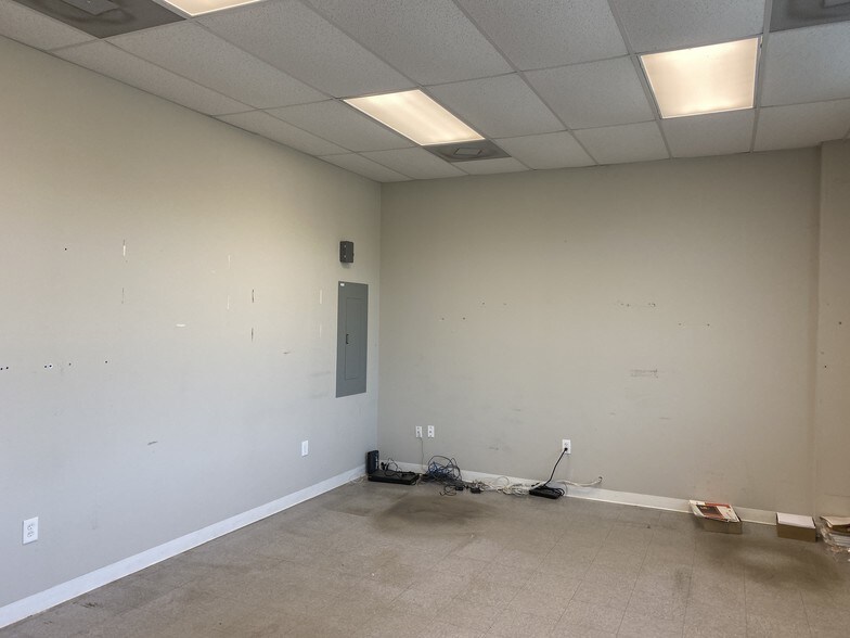 More Photos Of 837 Anderson Rd N, Rock Hill Auto Dealership For Lease