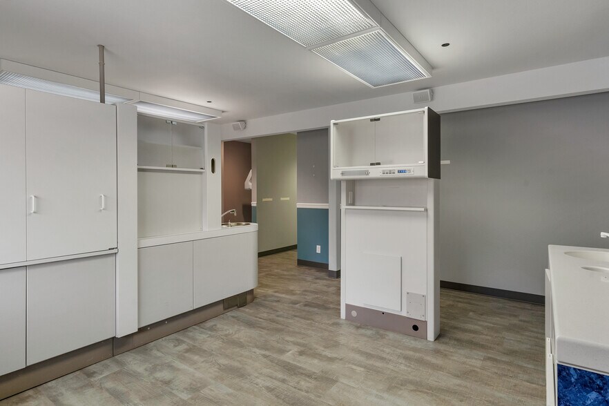More Photos Of 151 W Washington St, Stayton Storefront Retail Office For Lease