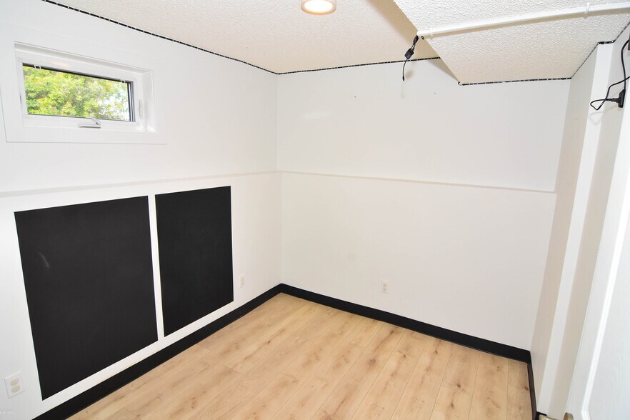 More Photos Of 309 Main St N, Airdrie Office For Sale