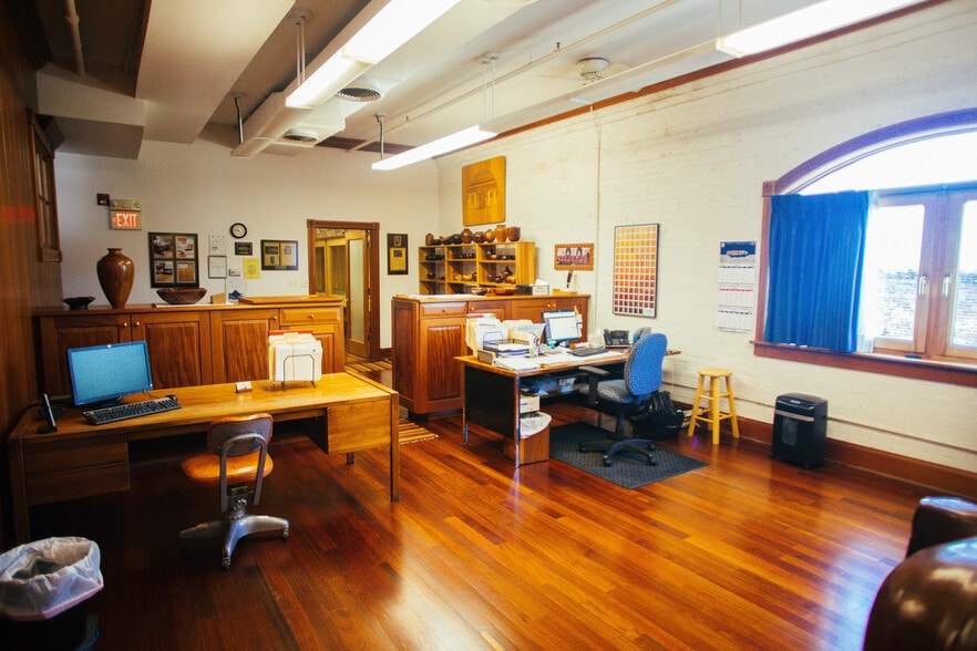 More Photos Of 1410 N Broadway, Saint Louis Storefront Retail Residential For Sale