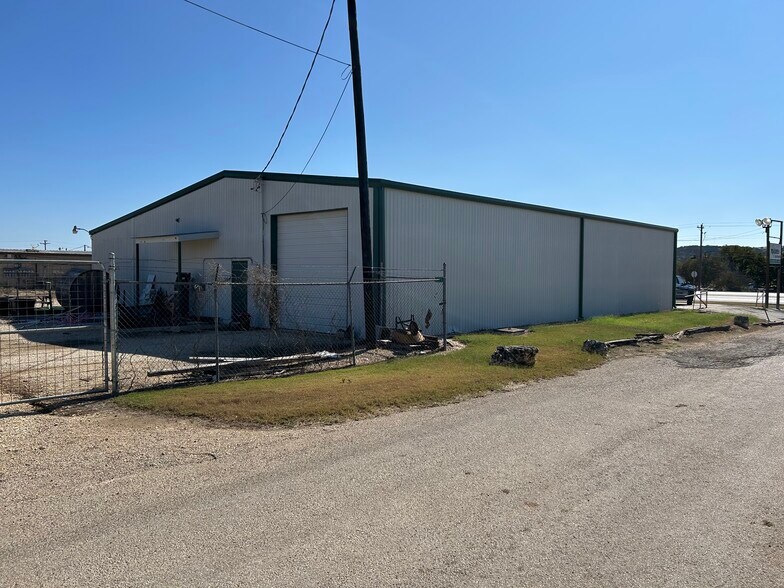 More Photos Of 2610 Junction Hwy, Kerrville Freestanding For Sale