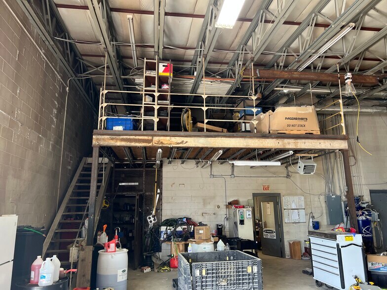 More Photos Of 2331 S 30th St, Lafayette Manufacturing For Sale