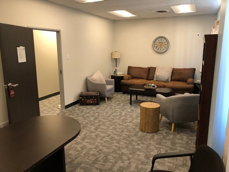 More Photos Of 13619-13625 Neutron Rd, Farmers Branch Light Manufacturing For Lease