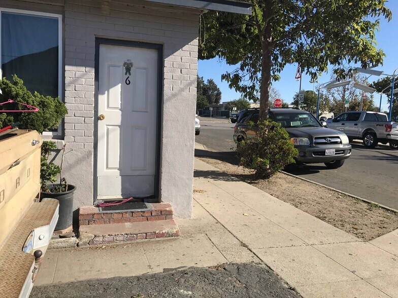 More Photos Of 909 N Broadway, Santa Maria Hotel For Sale