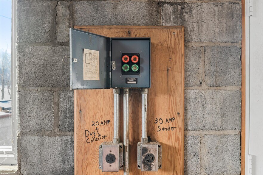 More Photos Of 309 Main St, Emlenton General Retail For Sale