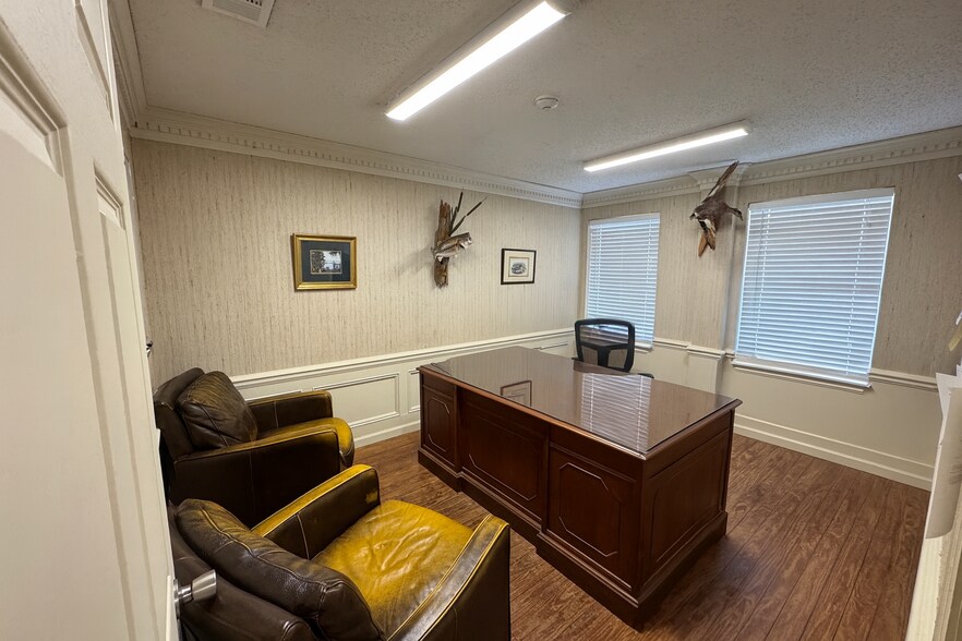 More Photos Of 6032 Fieldstone Ave, Baton Rouge Warehouse For Lease