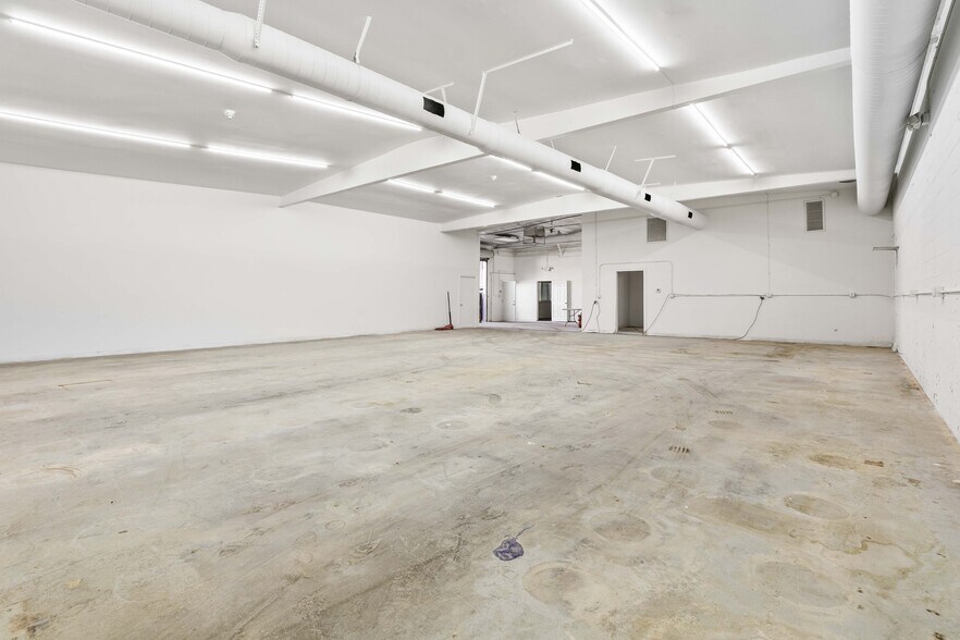 More Photos Of 11834-11836 Vose St, North Hollywood Warehouse For Lease