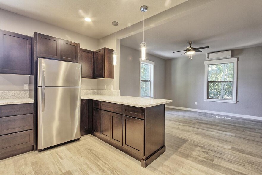 More Photos Of 215 NE 30th Ave, Portland Multifamily For Sale