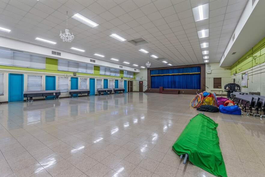 More Photos Of 5710 Wesconnett Blvd, Jacksonville Schools For Sale