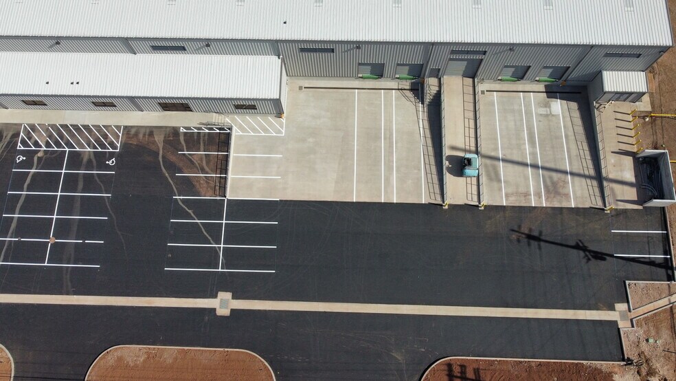 More Photos Of 91-209 Kuhela St, Kapolei Warehouse For Lease