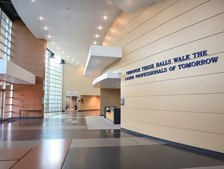 More Photos Of 470 Destination Daytona Ln, Ormond Beach Office For Sale