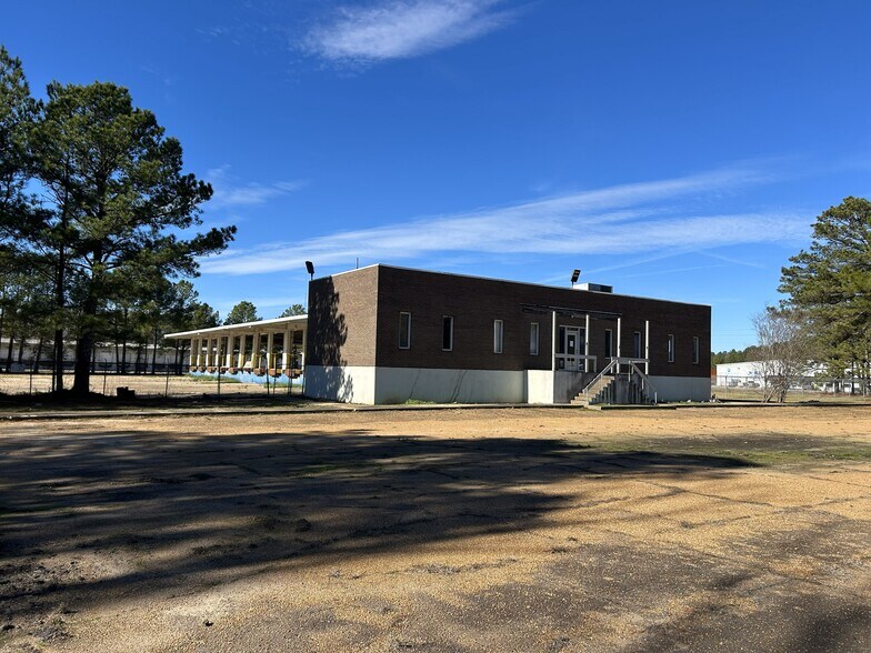 Primary Photo Of 400 Childre Rd, Pearl Truck Terminal For Lease