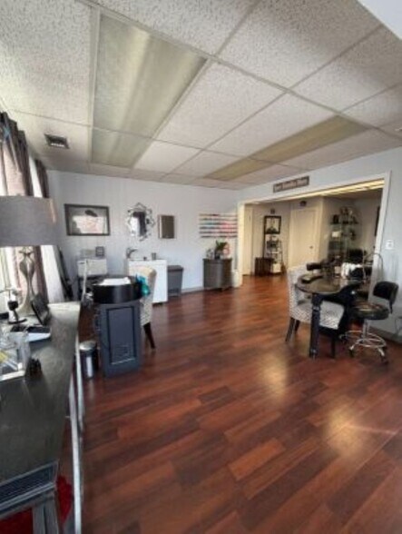 More Photos Of 361 Park Rd, West Hartford Office For Lease