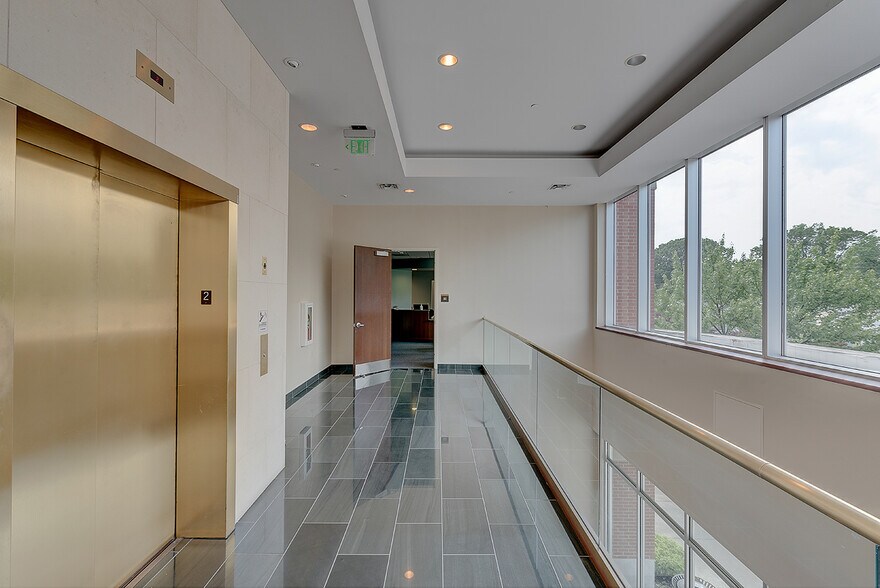 More Photos Of 855 Lehigh Ave, Union Township Office For Lease