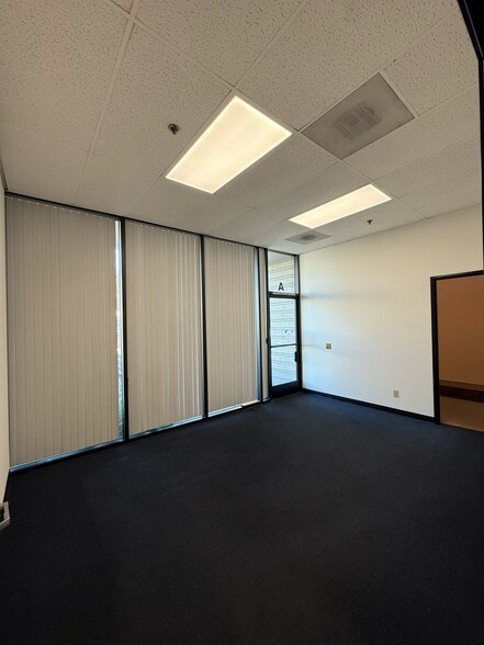 More Photos Of 14925 Paramount Blvd, Paramount Flex For Sale