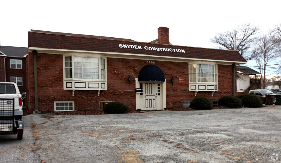 More Photos Of 1800 Spring Garden St, Greensboro Office For Sale