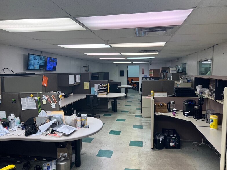 More Photos Of 4731 Bellevue St, Detroit Warehouse For Lease