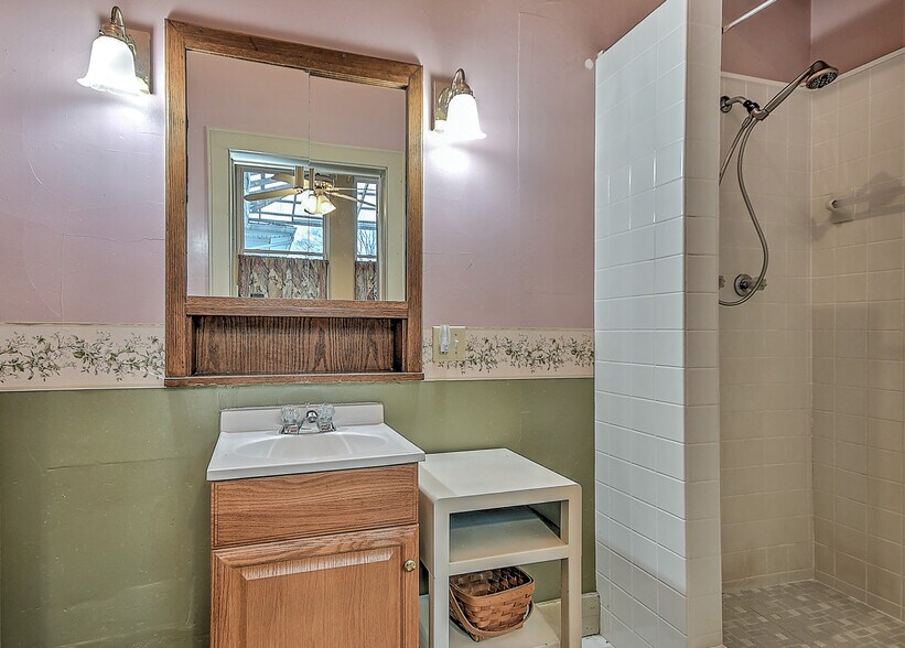 More Photos Of 19407 Bethel Rd, Abingdon Flex For Sale