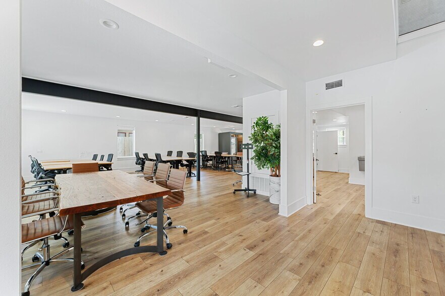 More Photos Of 1801 E Cesar Chavez St, Austin Loft Creative Space For Lease