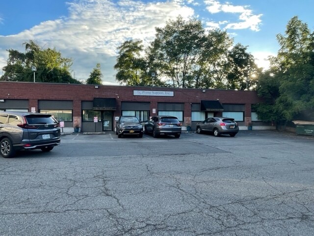 More Photos Of 2071 Clove Rd, Staten Island General Retail For Lease