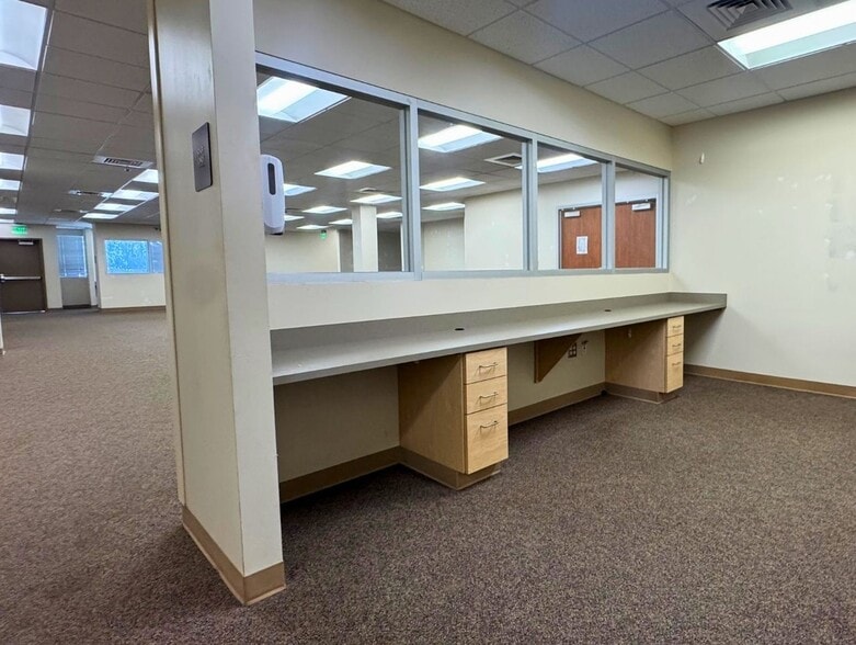 More Photos Of 3526 Longmire Dr, College Station Medical For Lease