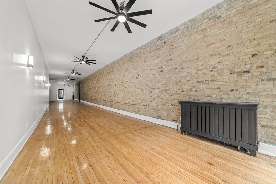 More Photos Of 532 N Water St, Milwaukee Office For Lease