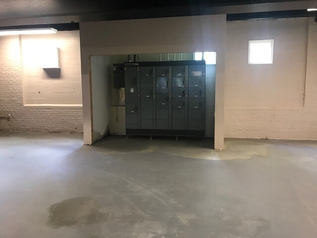 More Photos Of 126 Avenue C, Springfield Manufacturing For Sale