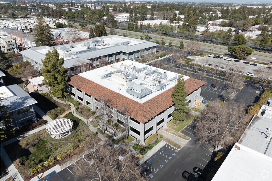 More Photos Of 3380 Central Expy, Santa Clara Flex For Sale